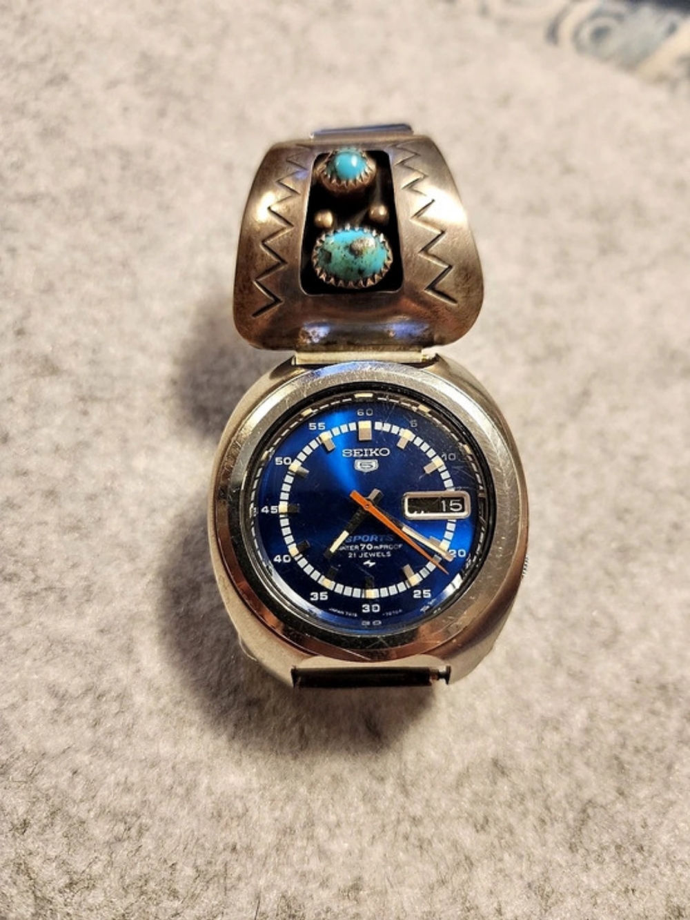Seiko 5 Sports 7019-7050 Watch Blue Dial Turquoise Accent